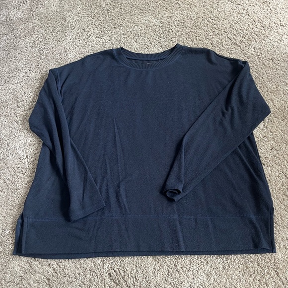Navy Blue Crew Neck Shirt - Picture 1 of 3